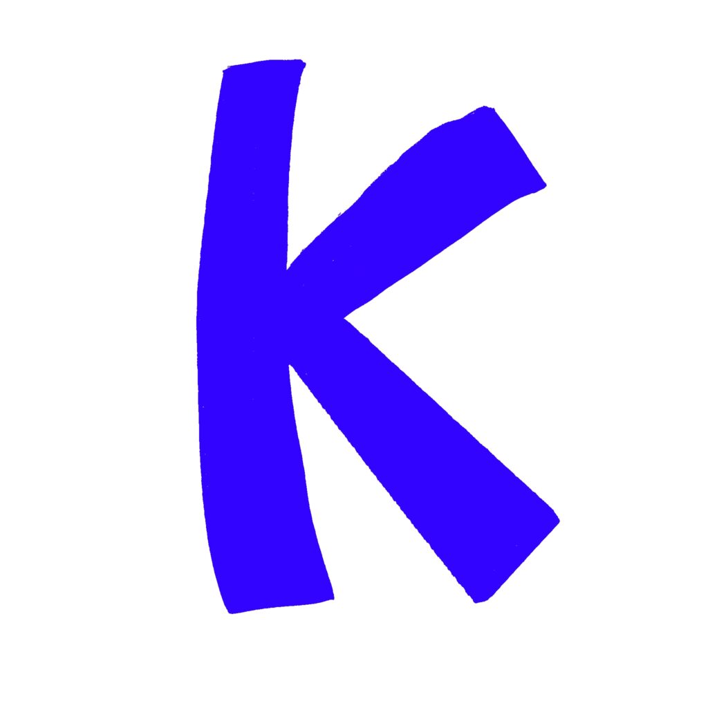 青で描かれた手書き風の「K」文