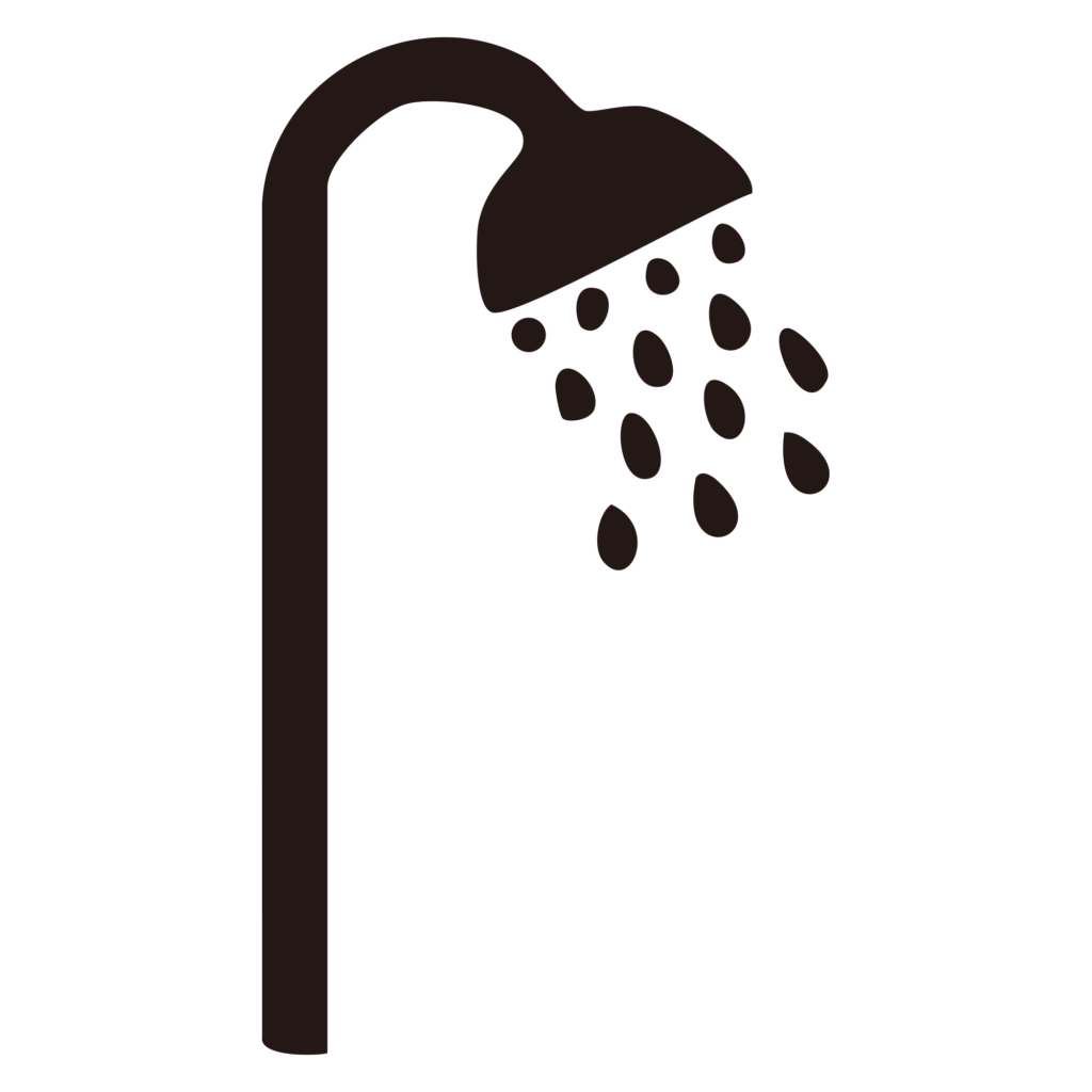 シャワーヘッドから水が勢いよく