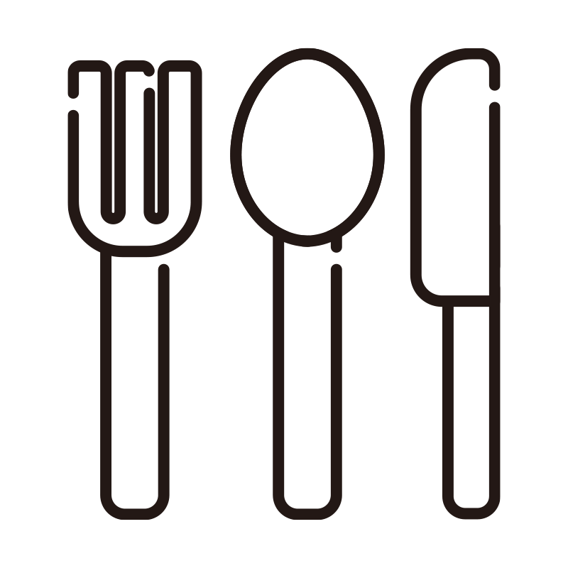 フォーク、スプーン、ナイフが並