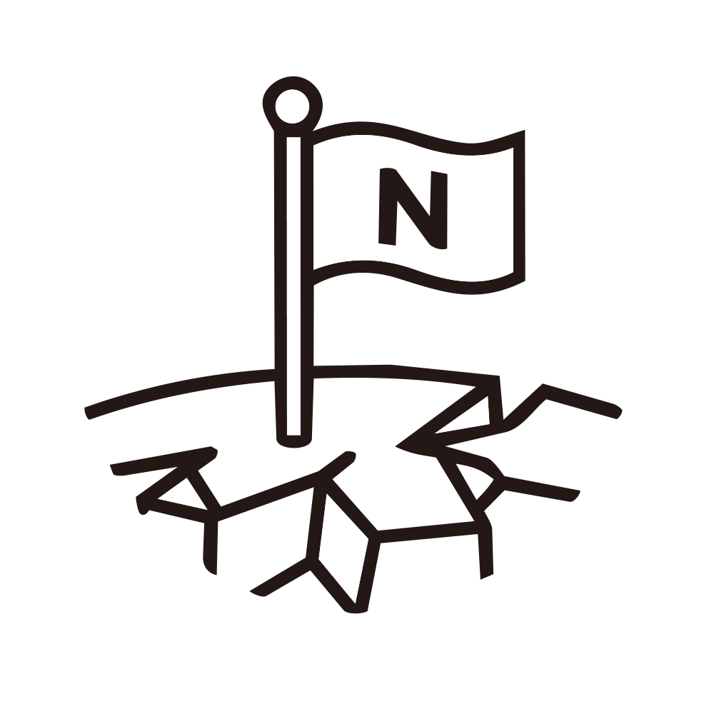 「N」と書かれた旗がひび割れた