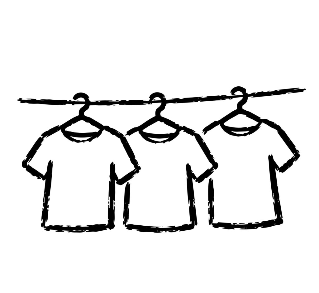 物干しに掛けられたTシャツをシ
